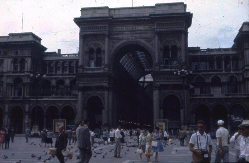 Khu trung tâm mua sắm Galleria Vittorio Emanuele II ở thành phố Milan. Ảnh: Fraser Pettigrew Flickr.