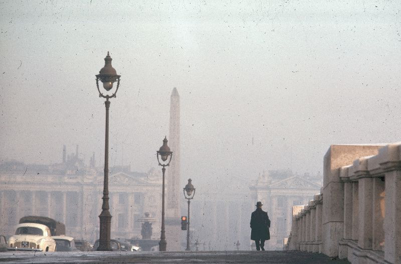 Trên cầu Concorde. Ảnh: JAYL38 Flickr.