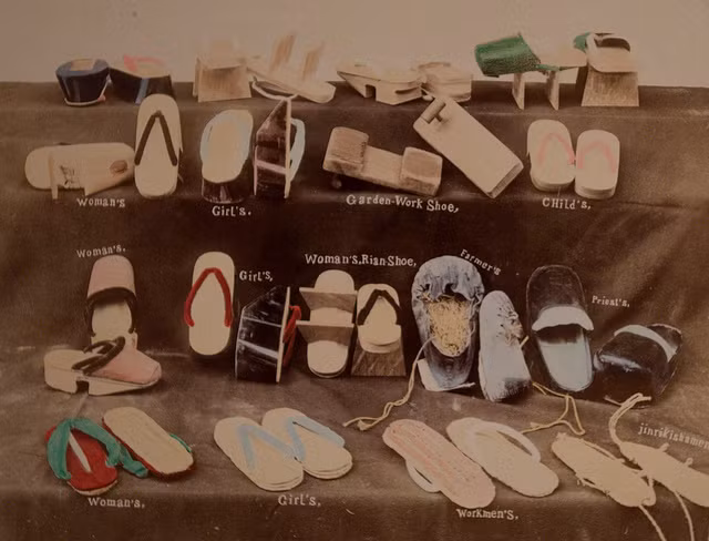 Các loại dép truyền thống của người Nhật. Ảnh: Kusakabe Kimbei.