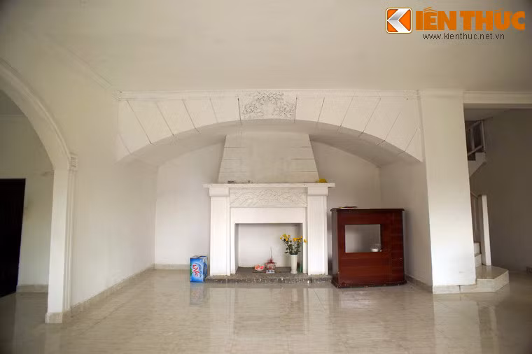 Đã làm việc ở đây vài năm, bà khẳng định căn biệt thự này không có... một con ma nào cả.