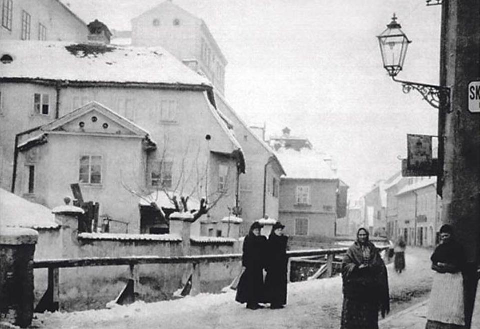 Trên đường Tkalčićeva, Zagreb năm 1886. Ảnh: Vintag.