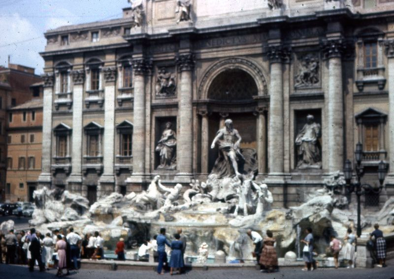 Đài phun nước Trevi ở Rome. Ảnh: Fraser Pettigrew Flickr.