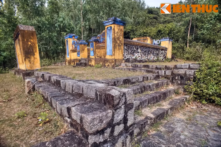 Cụ cũng để lại cho đời câu nói đáng suy ngẫm về đạo làm người: "Sống ở đời mà thấy chuyện ngang trái không trị thì còn mặt mũi nào dạy dỗ thiên hạ trong tuồng".