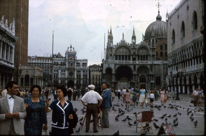 Trên quảng trường San Marino. Ảnh: Fraser Pettigrew Flickr.