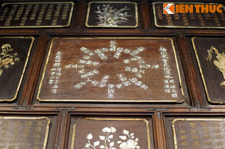 Bản thân vua Thiệu Trị không đưa ra lời giải cho hai bài thơ mà chỉ gợi ý về cách đọc và thách các quan đại thần tìm ra 64 cách đọc trong mỗi bài thơ đó.