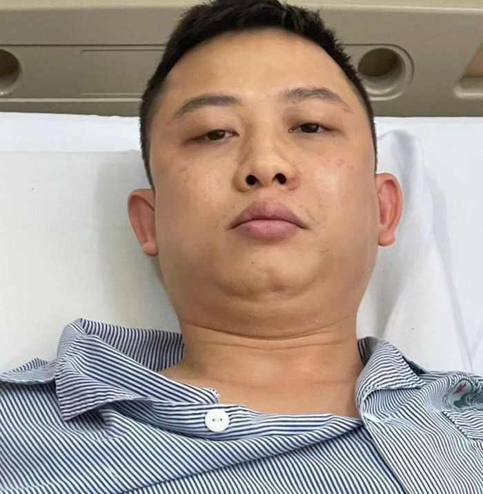  Mang 2 dao nhọn đến đâm hàng xóm tử vong: Mâu thuẫn trong chuyện tiền bạc, Trần Đức Kiên (SN 1992, trú quận Long Biên, Hà Nội) đã cầm theo 2 dao nhọn đến nhà và đâm hàng xóm là anh N.Q.H. (SN 1982) tử vong. Ngày 30/11, Công an quận Long Biên cho biết đang điều tra, làm rõ. 