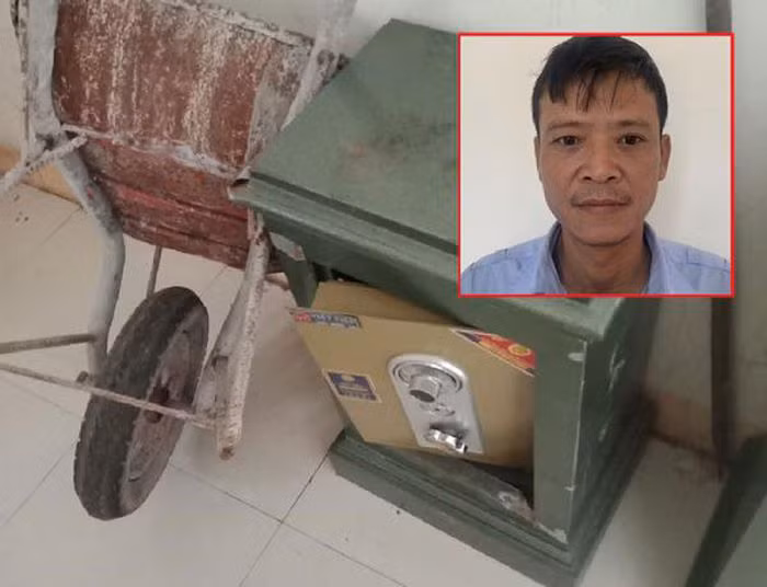 Mang xe rùa đi trộm két sắt của hàng xóm: Lợi dụng hàng xóm vắng nhà, Lê Viết Cường (SN 1978, trú huyện Yên Thành, tỉnh Nghệ An) đã cạy cửa đột nhập rồi trộm một két sắt. Cường đã chuẩn bị xe rùa từ trước để vận chuyển két sắt về nơi cất giấu… Sau đó, Cường dùng xà beng phá két để lấy 3 chỉ vàng bên trong. Ngày 30/11, Công an huyện Yên Thành cho biết đã khởi tố, bắt tạm giam Cường.