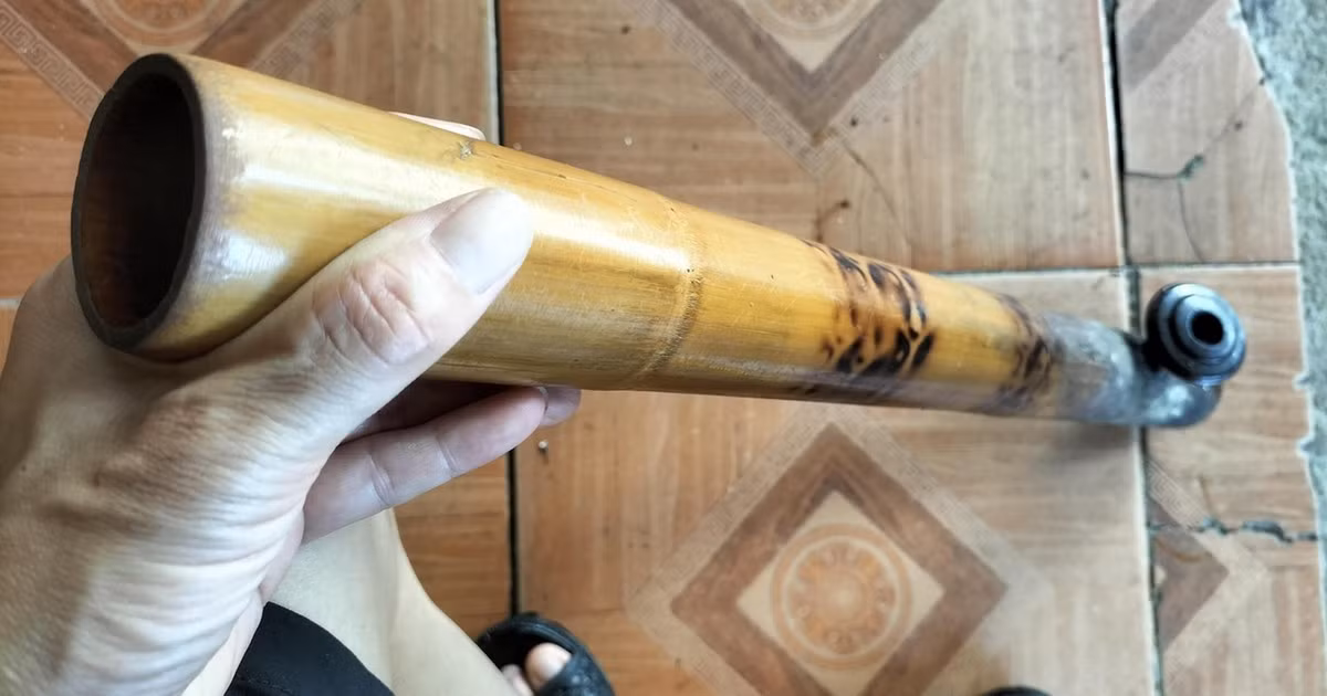  Dùng điếu cày đánh chết người hàng xóm vì mâu thuẫn nhỏ: Trần Văn Tuyên (SN 1986, trú tại xã Đông Yên, huyện Quốc Oai, Hà Nội) trong lúc uống rượu đã xảy ra mâu thuẫn với ông Mai Văn Thành (SN 1966, trú cùng địa phương). Tuyên lập tức vung điếu cày vụt liên tiếp 2 nhát vào vùng đầu, gáy làm ông Thành bất tỉnh ngay tại chỗ rồi tử vong. Ngày 16/7/2020, TAND TP Hà Nội tuyên phạt bị cáo Trần Văn Tuyên mức án 12 năm tù về tội “Giết người”. (Ảnh minh hoạ) 