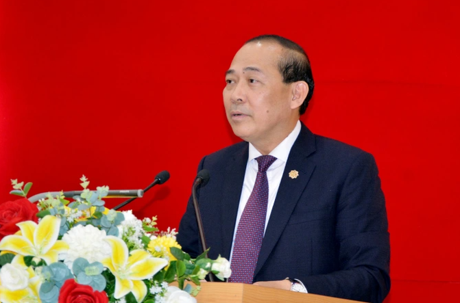 Cùng với đó, Ban Bí thư điều động, chỉ định ông Hoàng Công Thủy - nguyên Phó Bí thư thường trực Tỉnh ủy Phú Thọ tham gia Đảng đoàn MTTQ Việt Nam nhiệm kỳ 2019-2024; điều động, giới thiệu để hiệp thương cử giữ chức Phó Chủ tịch Ủy ban Trung ương MTTQ Việt Nam. Sau khi thảo luận, các đại biểu đã biểu quyết đồng ý hiệp thương cử bà Nguyễn Thị Thu Hà giữ chức Phó Chủ tịch – Tổng Thư ký Ủy ban Trung ương MTTQ Việt Nam; đồng ý cử ông Hoàng Công Thủy giữ chức Phó Chủ tịch Uỷ ban Trung ương MTTQ Việt Nam. 