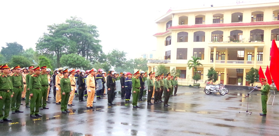 Trong đợt cao điểm trấn áp tội phạm dịp Tết Nguyên đán Quý Mão 2023 thì tên Thành "gù" một lần nữa được Đội Cảnh sát hình sự Công an quận Lê Chân quan tâm. Qua nghiên cứu hồ sơ và từ nguồn tin của quần chúng nhân dân, cơ quan công an biết được ở Bắc Giang có một đối tượng với nhiều đặc điểm nhân dạng giống Thành, nhưng lại mang tên Phạm Thành Thiện (SN 1962). (Ảnh minh họa, nguồn ảnh Đảng Cộng Sản Việt Nam)