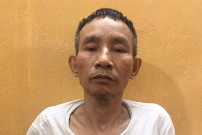 Mới đây, Công an quận Lê Chân (TP Hải Phòng) đã tiến hành bắt giữ thành công Vũ Quang Thành (hay còn gọi là Thành "gù", SN 1966, trú tại Chợ Con, phường Hàng Kênh, quận Lê Chân). Đây là đối tượng lẩn trốn truy nã sau 33 năm về tội giết người. ,