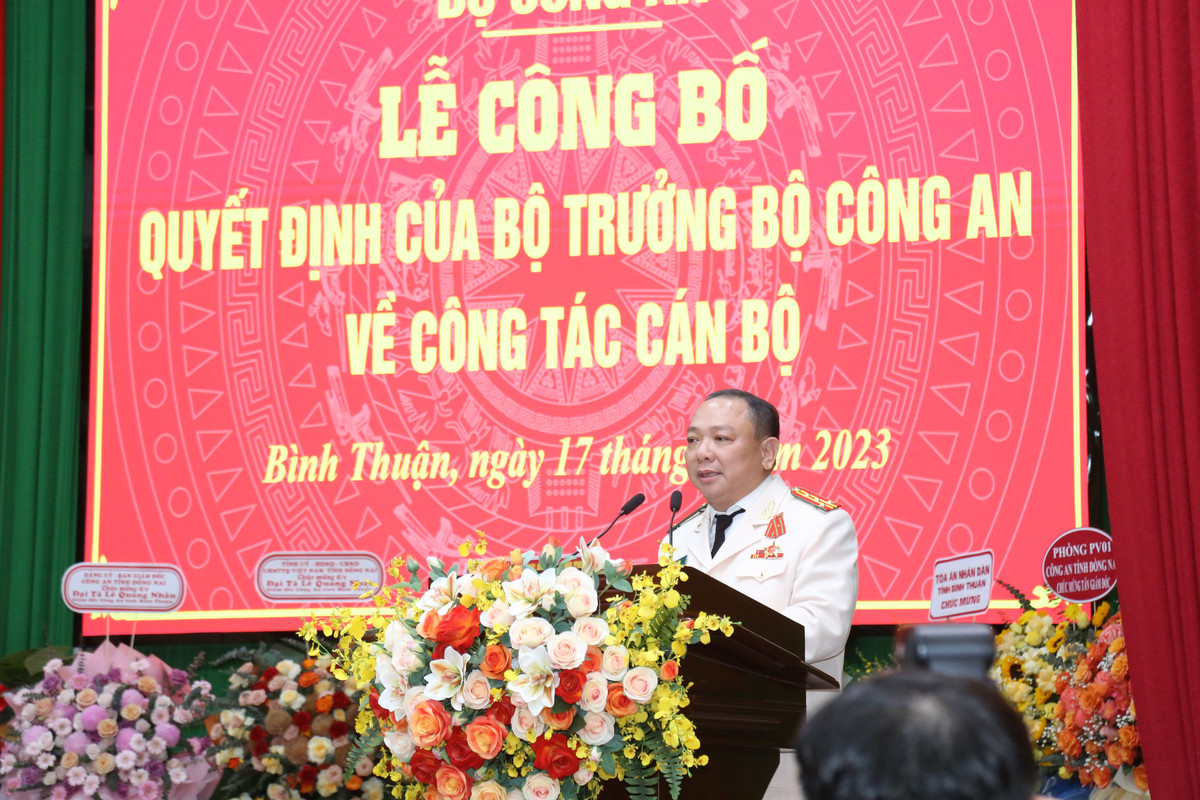 Lương và các chế độ, chính sách khác của đại tá Lê Quang Nhân do Công an tỉnh Bình Thuận thực hiện theo quy định. Cục trưởng Cục Tổ chức cán bộ, Giám đốc Công an tỉnh Đồng Nai, Công an tỉnh Bình Thuận và đại tá Lê Quang Nhân chịu trách nhiệm thi hành quyết định này. 