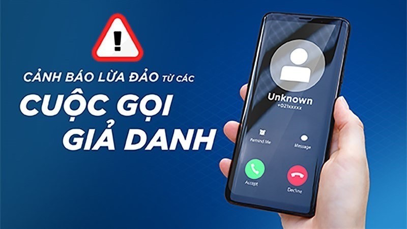 Qua sự việc nêu trên, cơ quan Công an đề nghị người dân cần thực hiện một số khuyến cáo sau: Nếu nhận được các cuộc gọi thông báo từ bệnh viện, nhà trường về việc người thân; học sinh bị tai nạn đang cấp cứu tại bệnh viện, phải bình tĩnh xác minh, tuyệt đối không chuyển tiền ngay cho đối tượng. (Ảnh minh họa)
