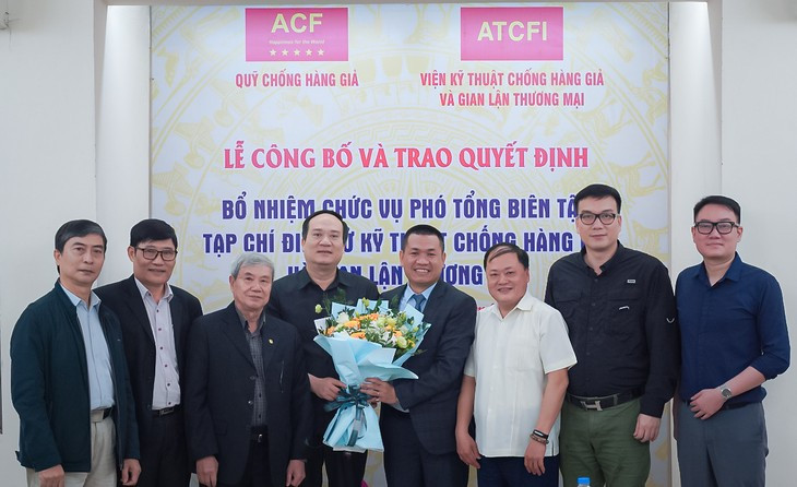 Ông Trần Mạnh Hùng làm Phó TBT Tạp chí Kỹ thuật Chống hàng giả và GLTM - Hình 4 Ong Tran Manh Hung lam Pho TBT Tap chi Ky thuat Chong hang gia va GLTM-Hinh-4