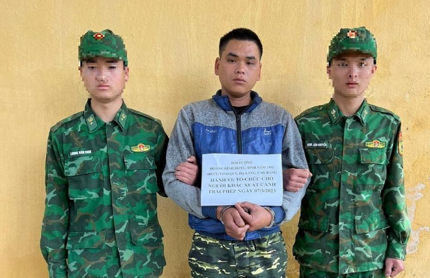 Dua 2 nguoi sang Trung Quoc trai phep, 1 doi tuong bi khoi to