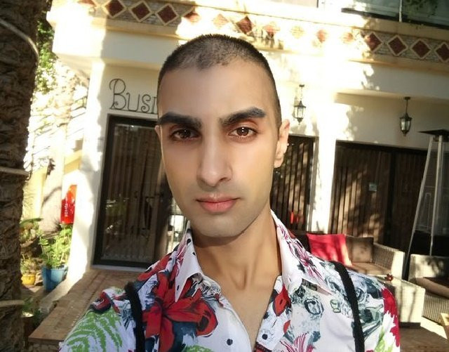 Nicolas Aujula có khả năng nhìn thấu các linh hồn và đoán được tương lai thông qua các giấc mơ.