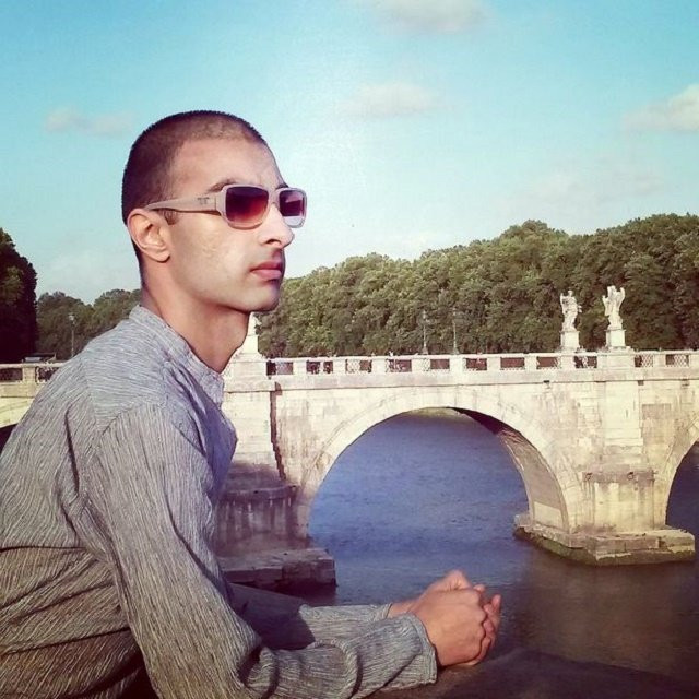 Nicolas Aujula phát hiện năng lực của mình từ nhỏ nhưng đến năm 17 tuổi anh mới bắt đầu sử dụng nó nhiều hơn. Anh kể rằng, thường xuyên nhìn thấy cảnh tượng kỳ lạ trong giấc cũng như khi đang đi trên phố.