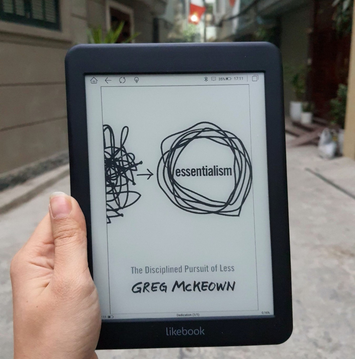 Tối giản, tức là chỉ tập trung vào những điều quan trọng và bỏ bớt những thứ không cần thiết.