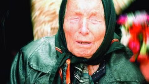 Nhìn chung, theo những dự đoán của bà Vanga, năm 2022 sẽ là một năm đầy biến động. Sẽ có chiến tranh hoặc biến động nghiêm trọng.