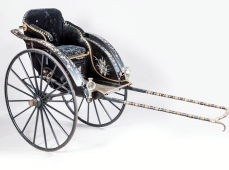 Năm 2014, trong một phiên đấu giá tại Pháp, Trung tâm Bảo tồn di tích Cố đô Huế đã đấu giá thành công chiếc xe kéo, một bảo vật của vua Thành Thái với giá 55.800 euro (khoảng 1,3 tỷ đồng).