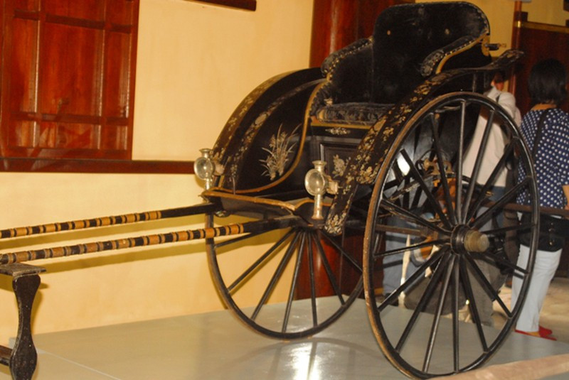 Cổ vật xe kéo vốn được vua Thành Thái đặt sản xuất để Hoàng Thái hậu Từ Minh dạo chơi trong ngự uyển và những địa điểm khác thuộc hoàng cung…