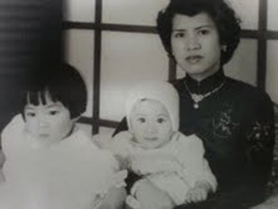 Cũng trong thời gian sinh sống tại đây, bà Phi Ánh và vua Bảo Đại có với nhau hai người con chung đó là con gái Nguyễn Phúc Phương Minh (sinh năm 1950) và con trai Nguyễn Phúc Bảo Ân (sinh năm 1951).