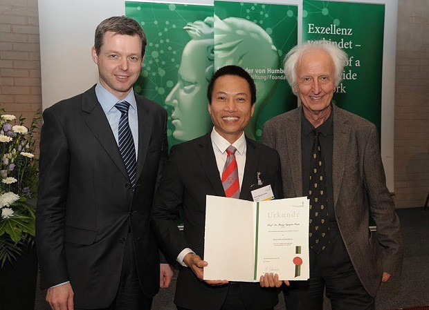 GS.TS.Nguyen Xuan Hung: Que huong van la lua chon uu tien-Hinh-2