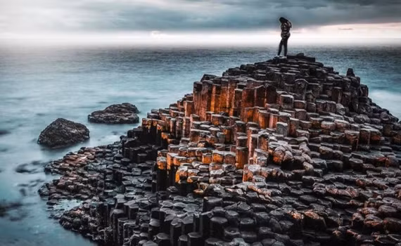 Tên gọi ghềnh Đá Đĩa bắt nguồn từ đặc điểm tự nhiên của loại đá Bazan ở khu vực này, có hình dạng giống như những chiếc đĩa chồng lên nhau.