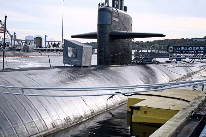 Hiện tại, nơi đây chứa 15 tàu ngầm tấn công. Nhiều người gọi New London là "thủ phủ tàu ngầm" của thế giới. Tất cả thủy thủ trong lực lượng tàu ngầm Mỹ đều phải đến New London một khoảng thời gian để tham gia tập huấn.