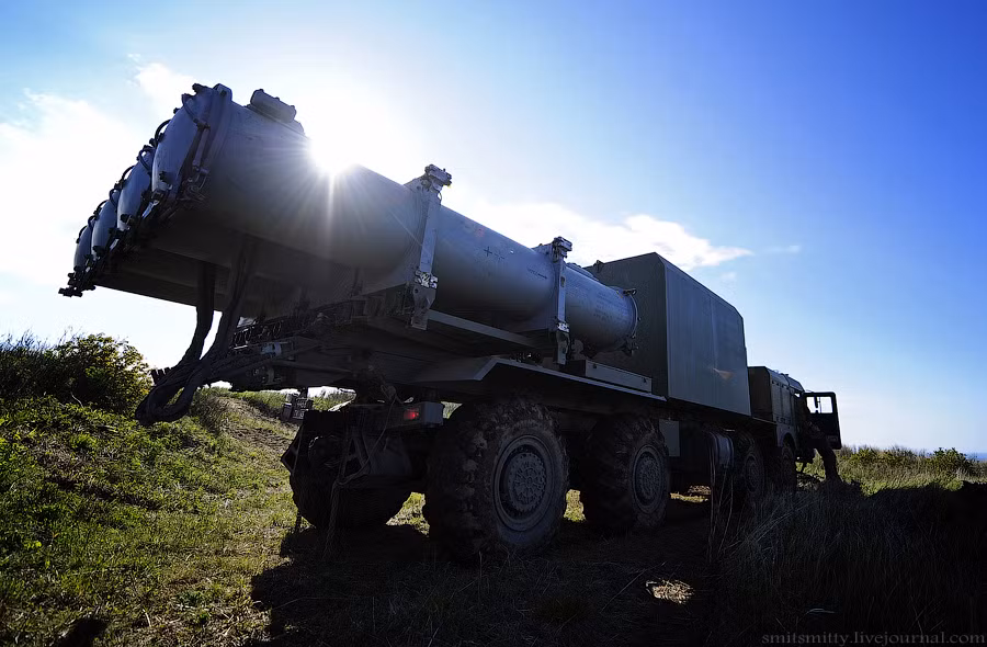 Tổ hợp tên lửa Bal theo các chuyên gia Nga là hệ thống phòng thủ bờ biến chiến thuật có tính năng tổng hợp không có đối thủ trong dải tầm bắn 7-120 km tính từ đường bờ biển. Một hệ thống có thể bảo vệ hiệu quả một khu vực bờ biển trải dài 400 km.