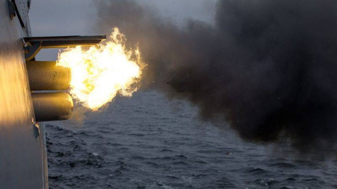 Ngư lôi Physicist-1 sử dụng đầu dò cảm biến nhiệt và định vị bằng sóng thủy âm có tầm bắn đạt tới 50km, tốc độ di chuyển khoảng 50 hải lý/h và hoạt động tốt ở độ sâu tới 400m. Nhờ thiết bị đầu dò được cải tiến, Physicist-1 có khả năng kháng nhiễu và bám mục tiêu dưới nước rất tốt.