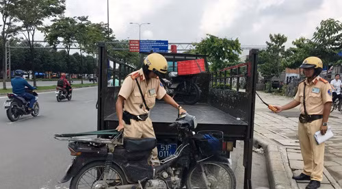 Công an quận 2 đang điều tra làm rõ vụ trộm 3 xe vi phạm xảy ra tại Đội CSGT Cát Lái.