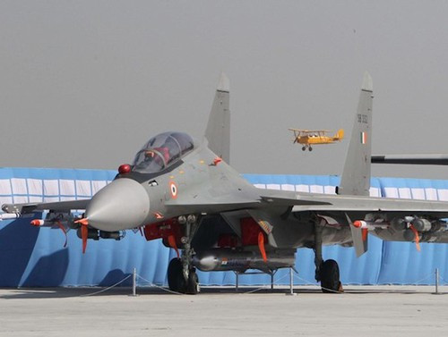 Từ 2015 đến nay, Không quân Ấn Độ đã cho nâng cấp hơn 40 tiêm kích Su-30MKI để có thể mang theo các tên lửa hành trình siêu âm BrahMos. Trong khi đó, số lượng tiêm kích Su-30MKI trong biến chế không quân Ấn Độ hiện tại đã vượt quá 200 chiếc.