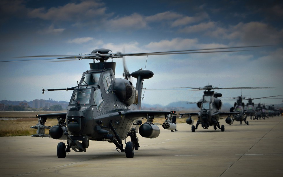 Hiện nay, Trung Quốc đang sản xuất loạt đối với loại trực thăng tấn công này và đã biên chế được một số đơn vị Z-10 sẵn sàng chiến đấu.