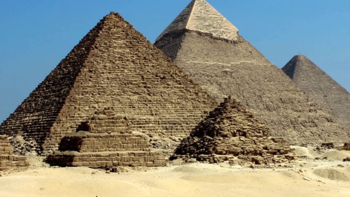 Điều thú vị này không phải ai cũng có thể nhận ra giữa kim tự tháp Ai Cập và tượng Nhân sư có sự kết nối mạnh mẽ với Mặt trời.