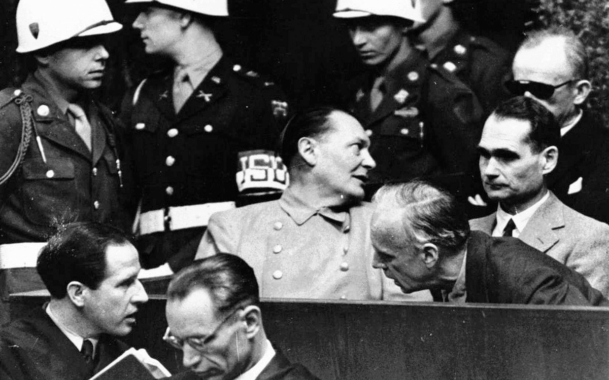 Những tên tội phạm phát xít Đức làm việc cho Hitler bị bắt giữ và đưa ra xét xử. Nhiều tay sai của Hitler nhận lấy bản án thích đáng, thường là án tù có thời hạn hoặc chung thân.