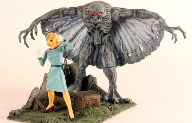 Theo mô tả của nhân chứng, người cú sở hữu bộ lông màu xám đen khắp cơ thể.