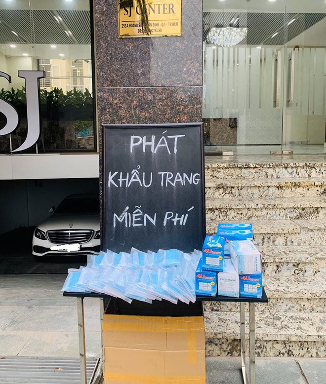 Dan mang chia se dia diem phat khau trang mien phi giua dich corona-Hinh-2