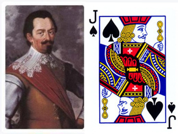 J bích trong bộ bài Tây được cho chính là Albrecht von Wallenstein - nhà lãnh đạo quân sự và chính trị phục vụ dưới thời hoàng đế La Mã Ferdinand II. Tuy nhiên, cũng có quan điểm cho rằng lá bài J bích là hình ảnh của Ogier - đầy tớ thân cận của vua Charlemagne.