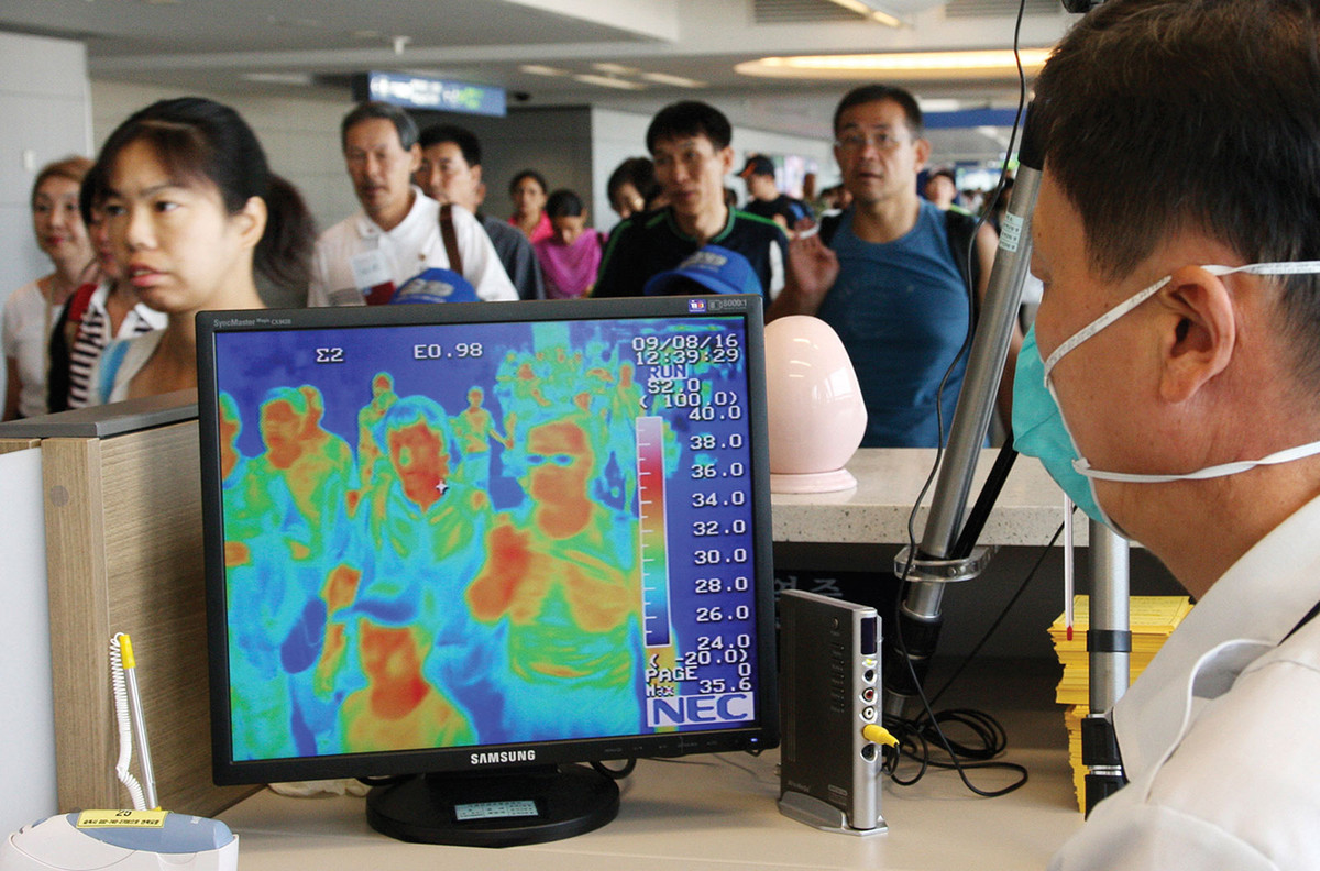 Kể từ khi phát hiện dịch bệnh, cơ quan chức năng tại Việt Nam đã triển khai quyết liệt các biện pháp phòng chống, dịch cúm A H1N1.