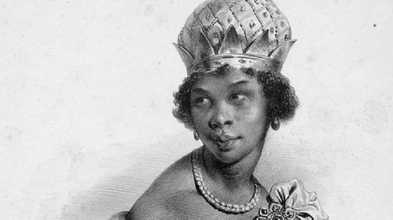 Là người đứng đầu vương quốc Angola, Nữ hoàng Nzinga (1583 - 1663) phải xử lý nhiều chuyện triều chính không kém cánh mày râu. Trong số này có việc bà hoàng nổi tiếng lịch sử bận rộn với việc đối đầu với đội quân xâm lược Bồ Đào Nha.