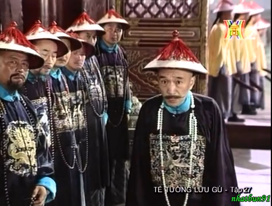 Lưu Dung cũng được người đời nhớ đến là người tìm ra nguyên nhân gây ra lụt lội và tìm cách trị thủy hiệu quả. Những điều này cho thấy vị quan lưng gù này luôn dốc lòng làm việc vì nước vì dân.