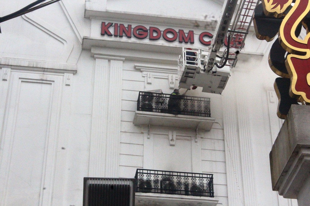 Khoan tuong khong che dam chay quan karaoke Kingdom o Ha Tinh