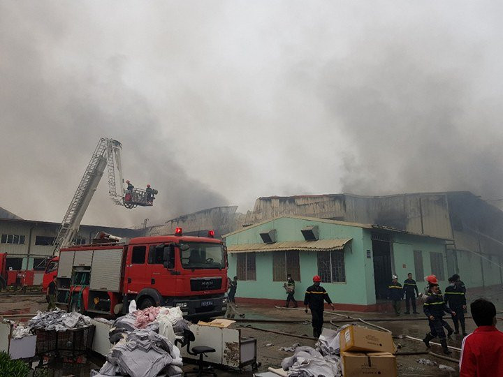 Nha may may Vina Korea Vinh Phuc bung chay luc rang sang