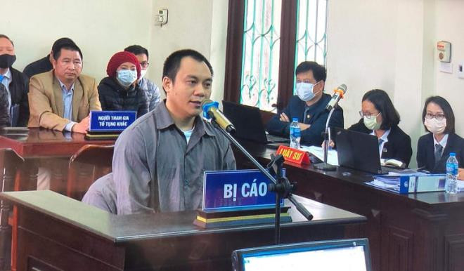 Xe Innova di lui tren cao toc: De nghi thay doi nguoi giu quyen cong to