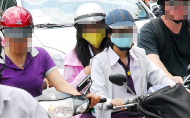  Ngực lép không được lái xe: Năm 2008, Bộ y tế từng dự thảo quy định người lái xe cơ giới từ 1-3 tấn phải có chiều cao đủ từ 1,5m và vòng ngực từ 80cm, hay lái xe từ 3-5 tấn, phải có chiều cao trên 1,55m khiến quy định này bị sự phản ứng dữ dội của dư luận khi cho rằng “ngực lép”, nhỏ bé dưới 45kg không được lái xe, thì nhiều người Việt sẽ không có quyền lái xe vì “thấp bé nhẹ cân”. 