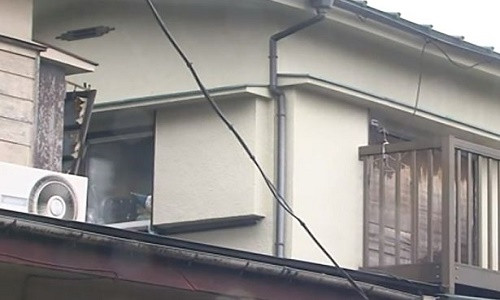 Căn hộ nơi người con giữ xác cha suốt 2 tháng không chôn cất vì... quá bận. Ảnh: Mirror