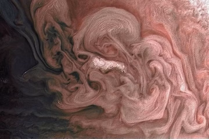 Cận cảnh một cơn bão ở nửa cầu bắc của Mộc Tinh.