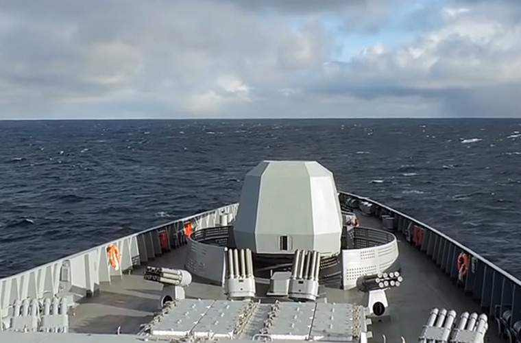 Bệ phóng tên lửa Poliment-Redut gồm 4 module với 32 ống phóng đặt ngay phía sau tháp pháo 100mm trên tàu hộ vệ Gorshkov. Nguồn ảnh: bastion-kapenko