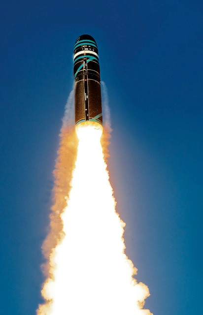 Trong đó, loại M51 mới đưa vào phục vụ năm 2010, tầm bắn đạt 8.000-10.000km, mang 10 đầu đạn hạt nhân MIRV.